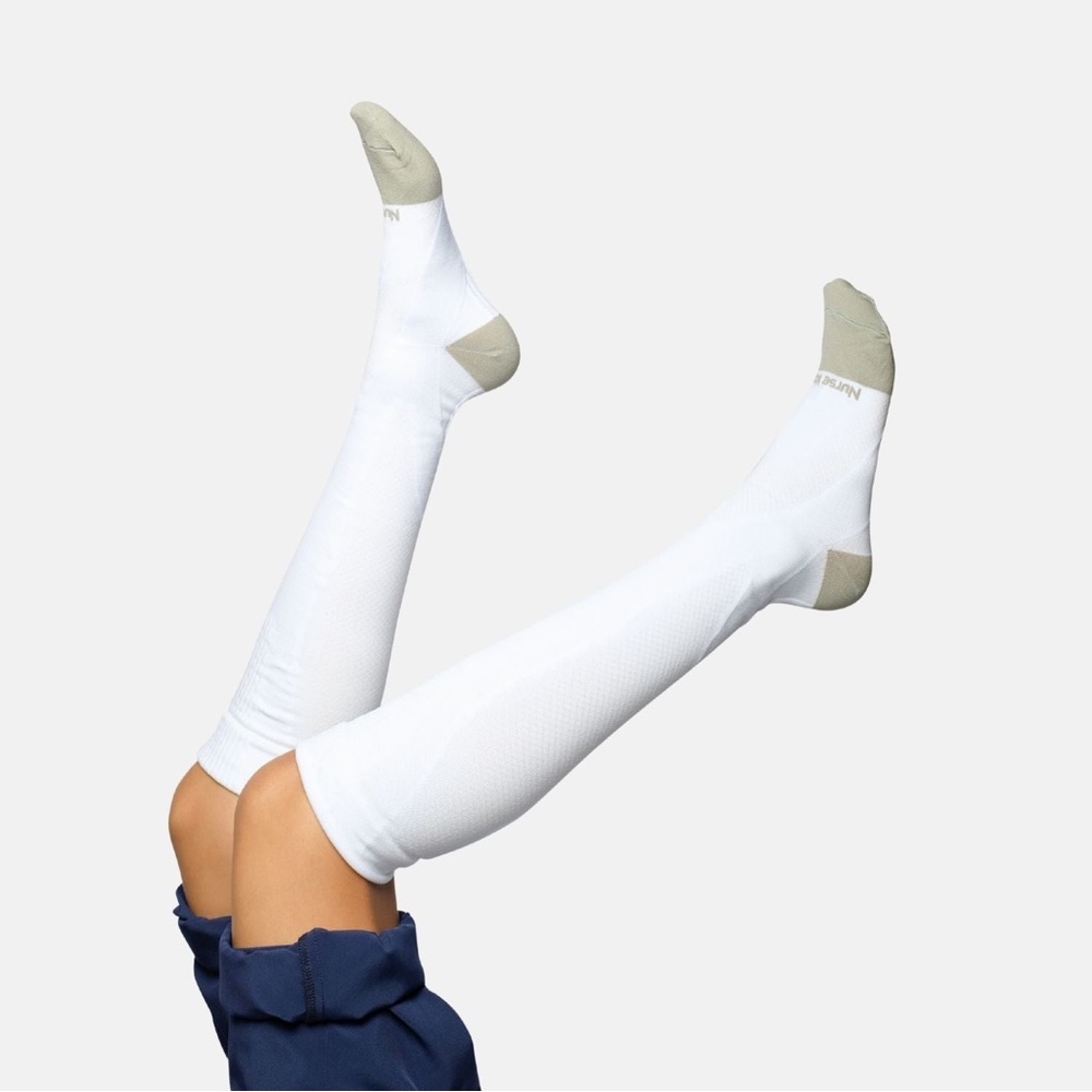 NWOT NURSE YARD COMPRESSION SOCKS WHITE SZ XXXL